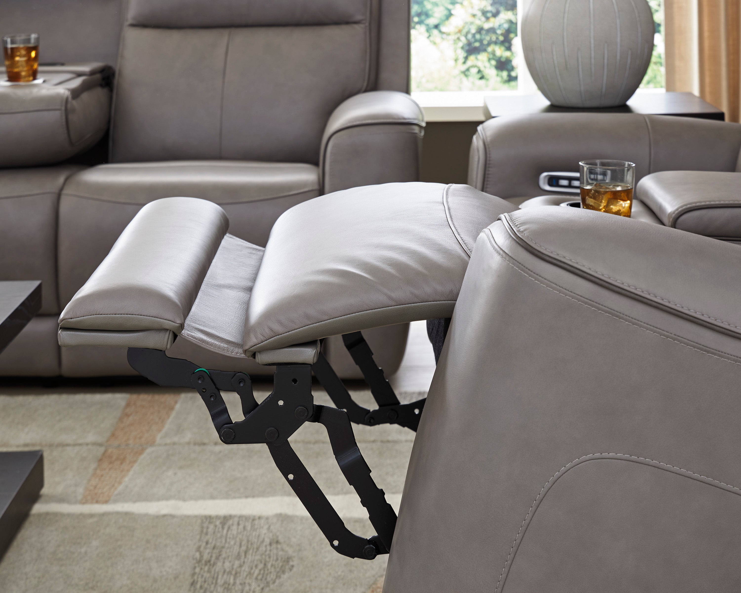 5Z-Comfort PWR REC Sofa with ADJ Headrest