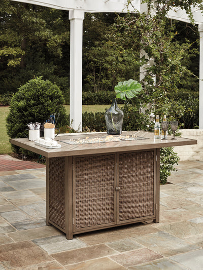 Beachcroft ding table 6 chairs