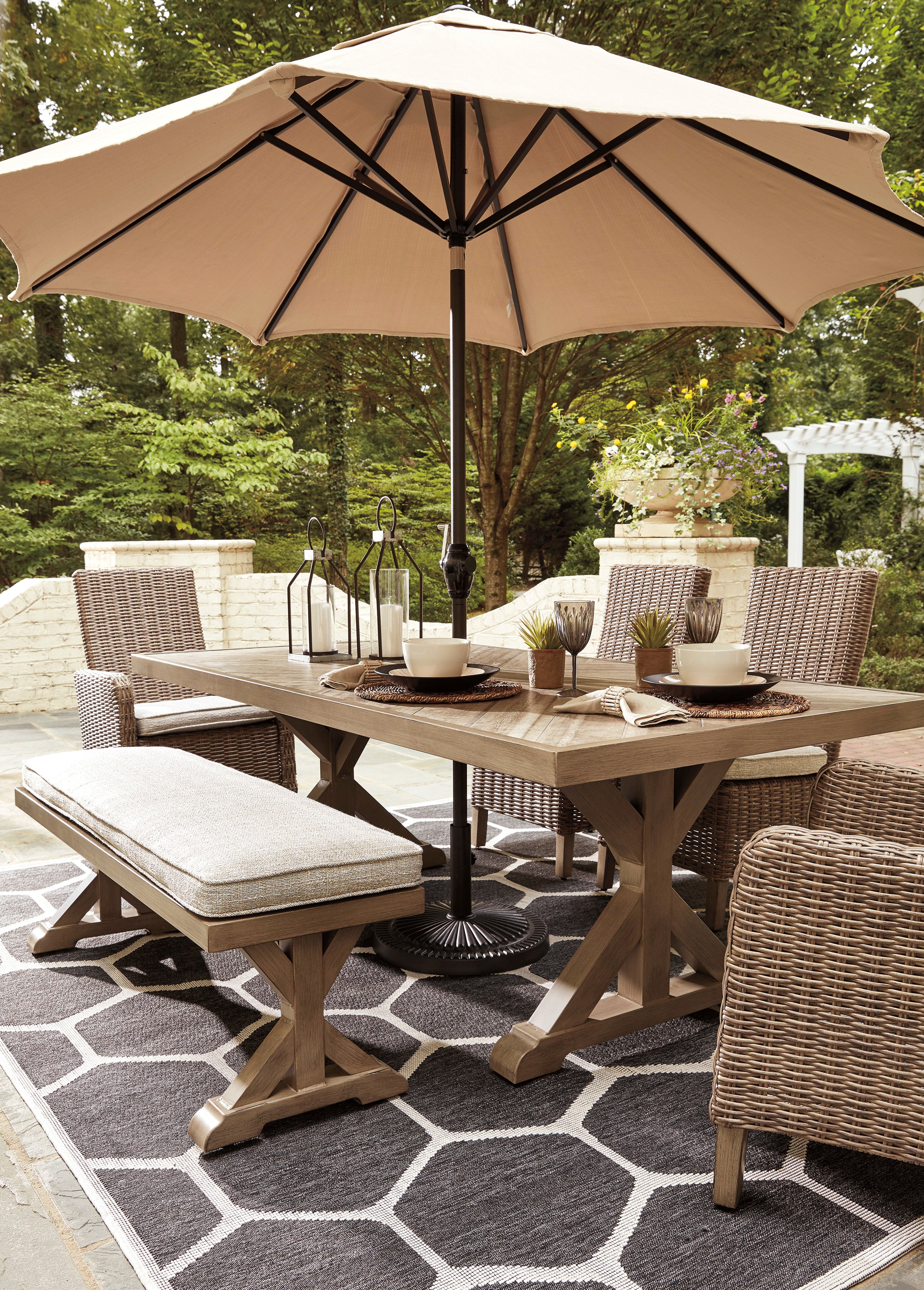 Beachcroft ding table 6 chairs