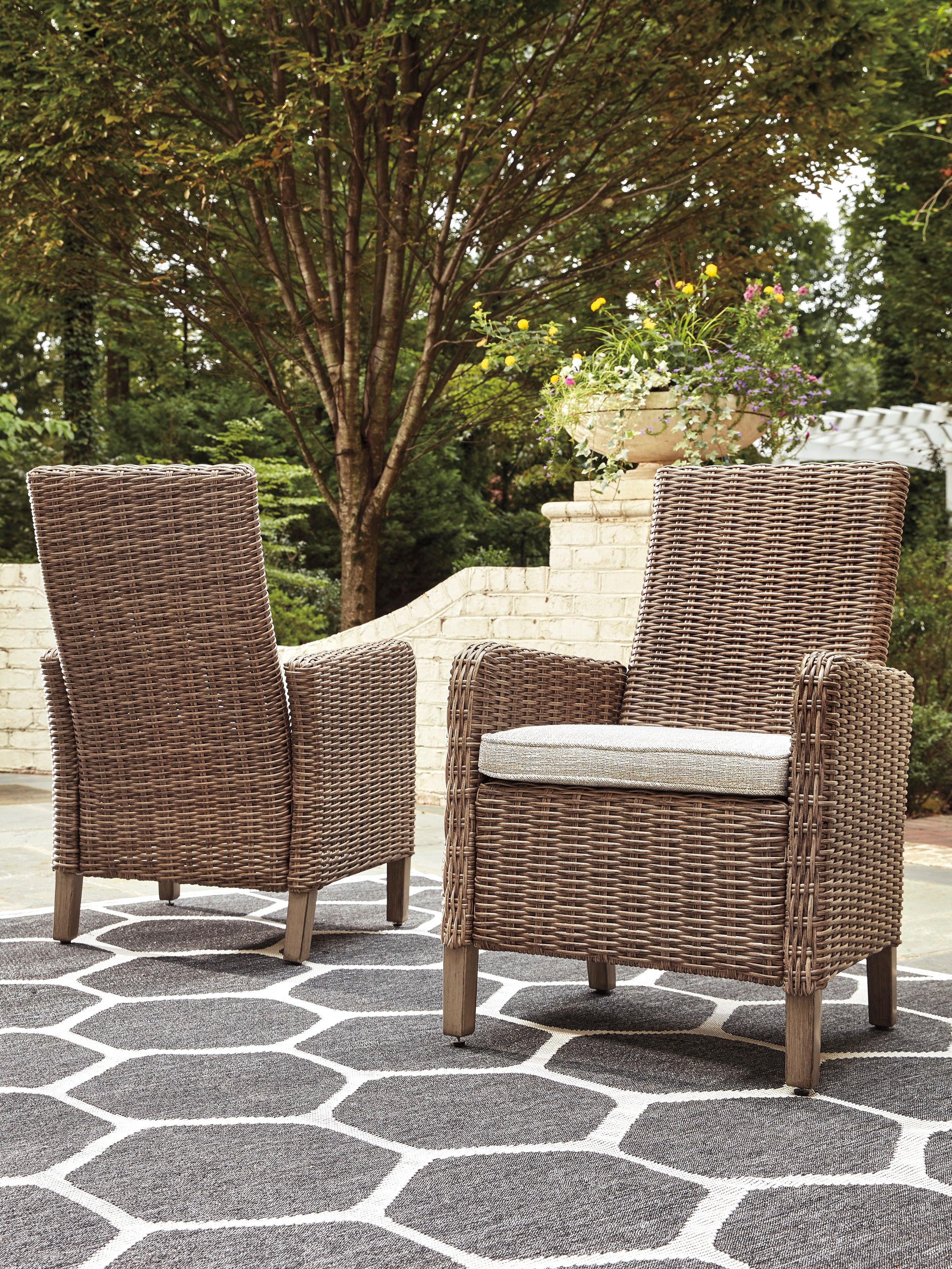 Beachcroft ding table 6 chairs
